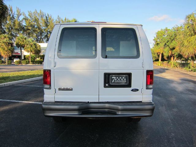 Ford E-Series Cargo 2008 photo 3