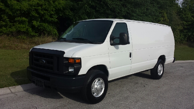 Ford E-Series Van 2009 photo 2