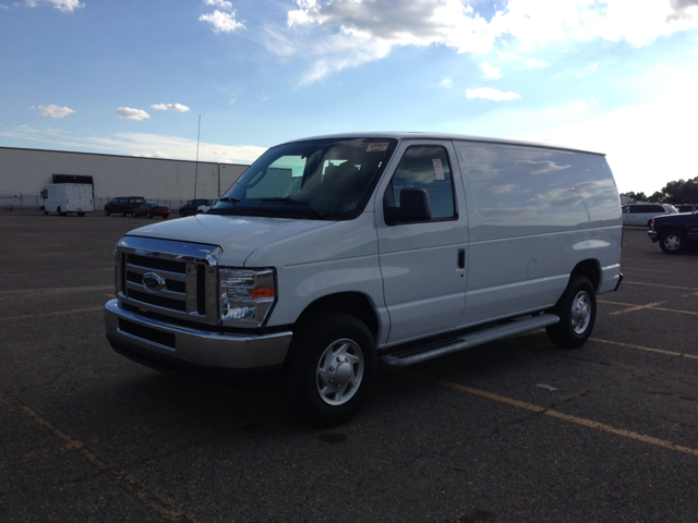 Ford E-Series Van 2012 photo 1