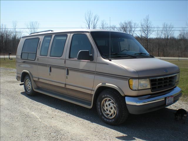 Ford E150 1993 photo 1