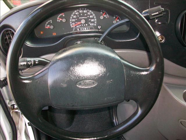 Ford E150 1999 photo 2