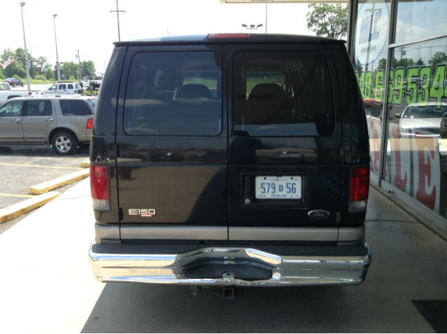 Ford E150 2001 photo 1