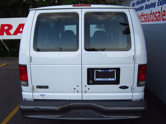 Ford E150 2005 photo 4