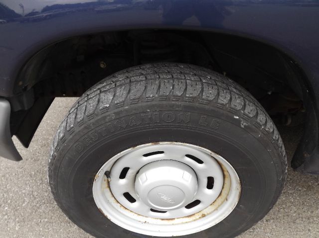 Ford E150 2006 photo 2