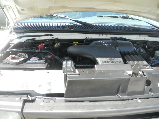 Ford E250 2003 photo 12