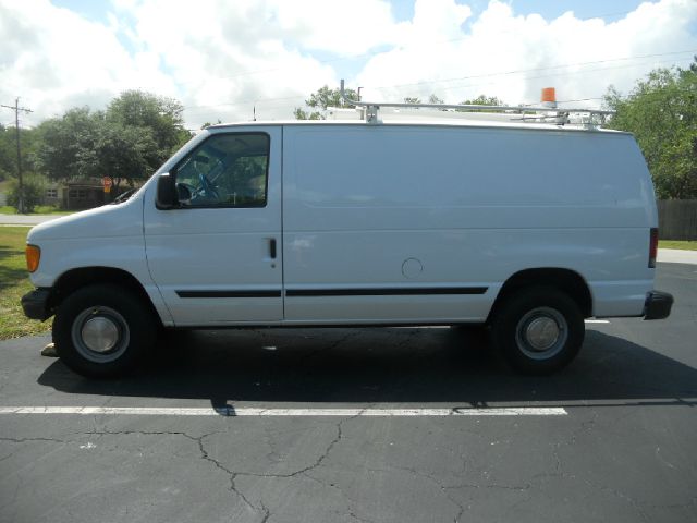 Ford E250 2003 photo 14