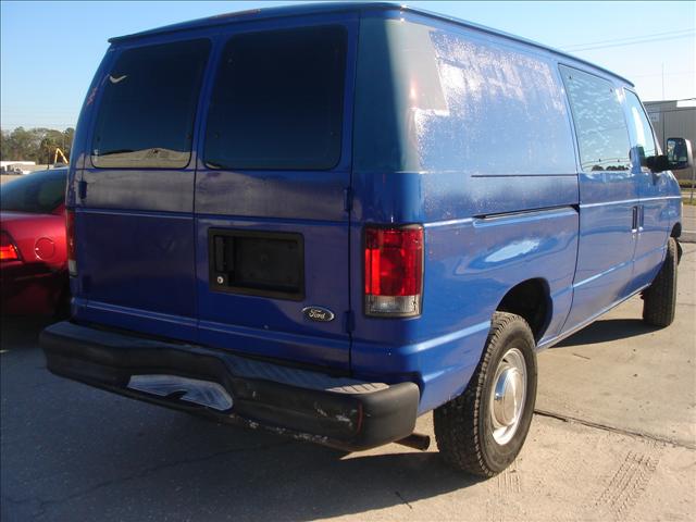 Ford E250 2003 photo 3