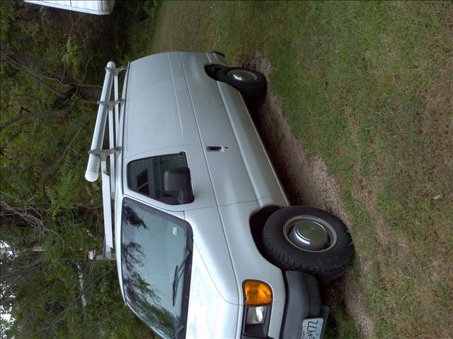 Ford E250 2005 photo 1