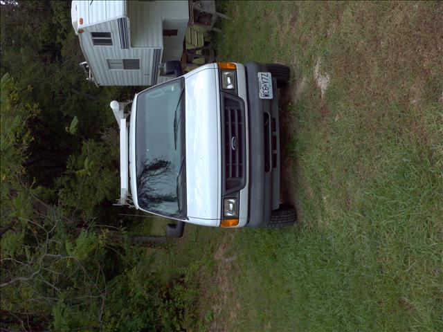 Ford E250 2005 photo 2