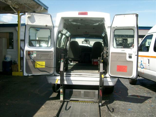 Ford E250 Awd-turbo Passenger Van