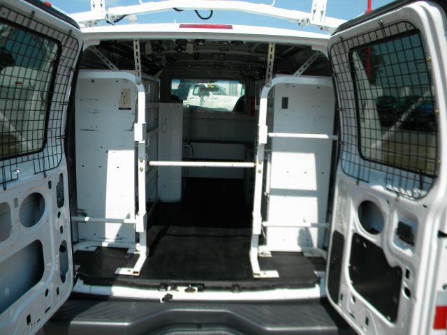 Ford E250 2006 photo 13