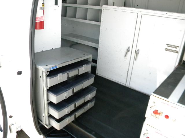 Ford E250 2006 photo 14