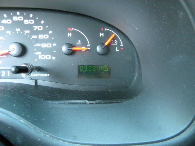 Ford E250 2006 photo 2