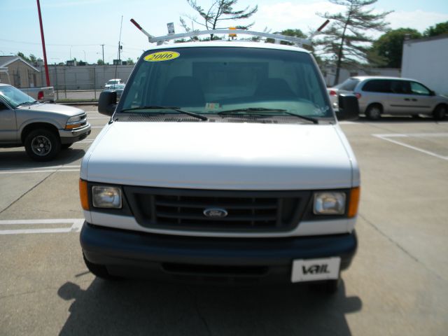 Ford E250 2006 photo 4