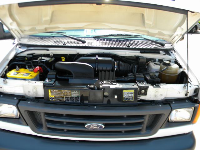 Ford E250 2006 photo 5