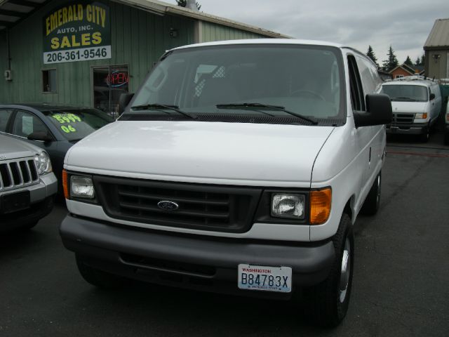 Ford E250 2006 photo 3