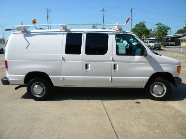 Ford E250 2006 photo 10