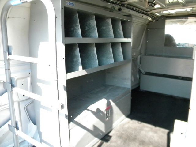 Ford E250 2006 photo 19