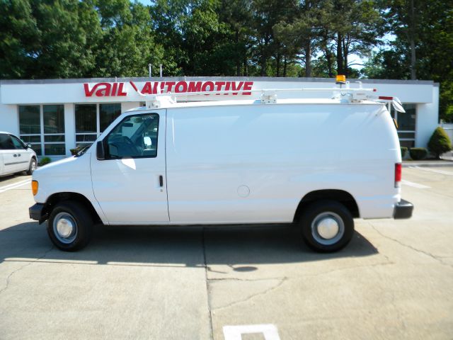 Ford E250 2006 photo 20