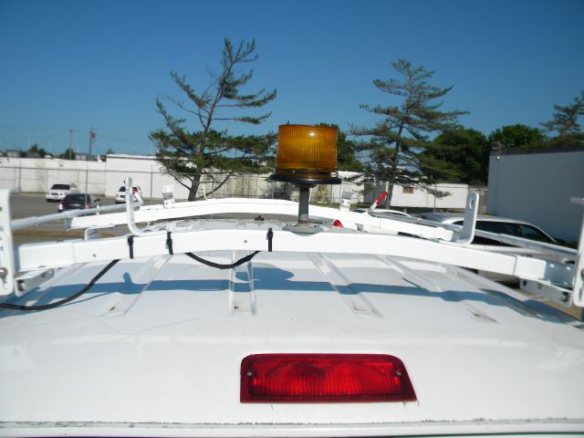 Ford E250 2006 photo 24