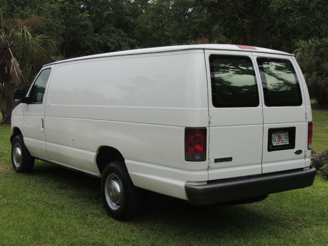 Ford E250 2006 photo 1