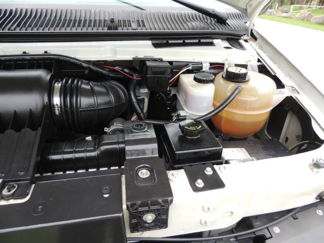 Ford E250 2006 photo 21