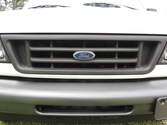 Ford E250 2006 photo 54