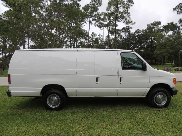 Ford E250 2006 photo 60