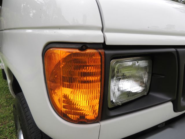 Ford E250 2006 photo 68