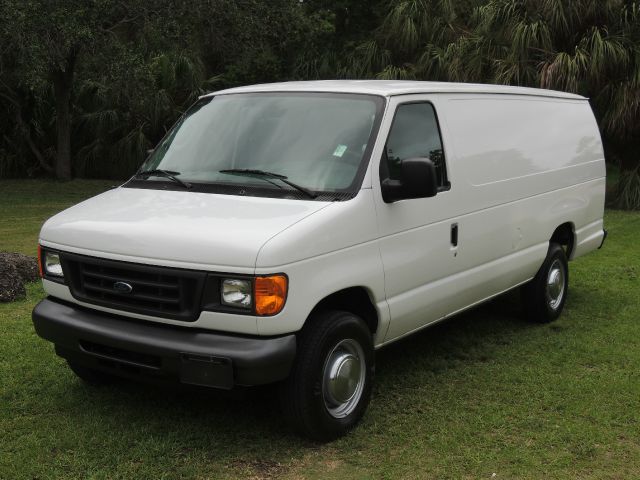 Ford E250 2006 photo 69