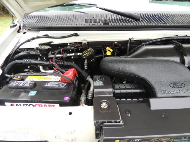 Ford E250 2006 photo 7
