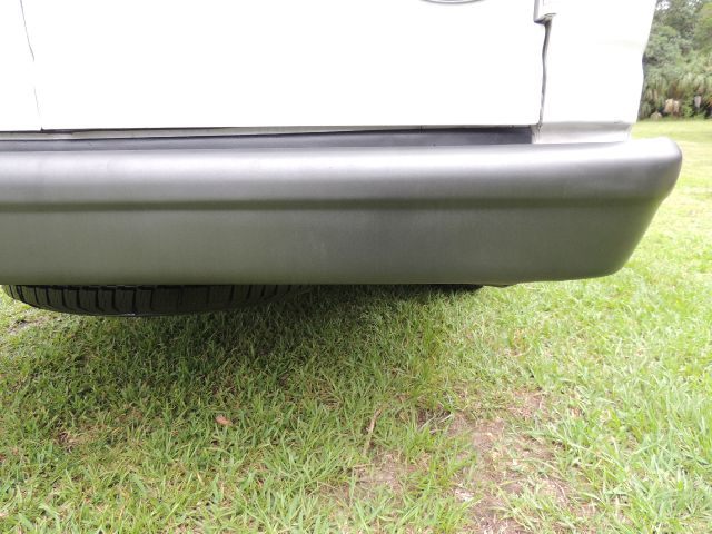 Ford E250 2006 photo 9