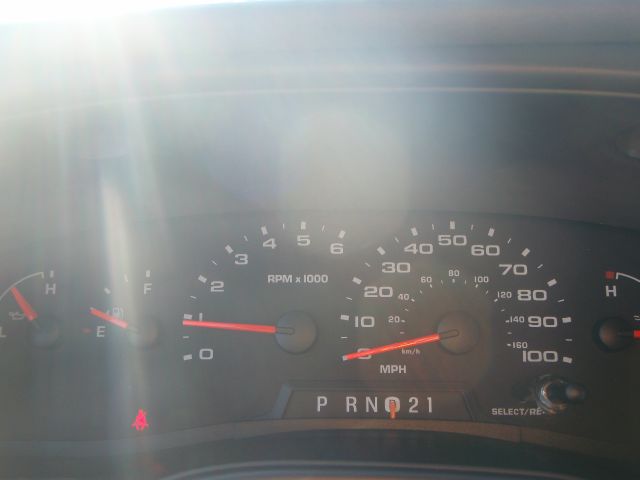 Ford E250 2006 photo 2