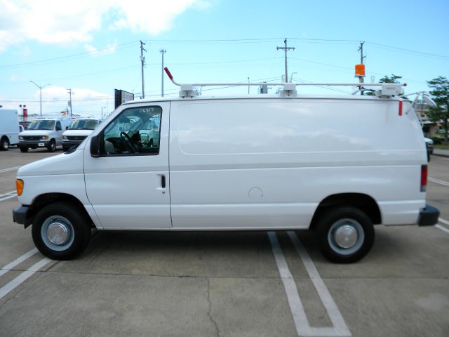 Ford E250 Sport 4WD Cargo Van