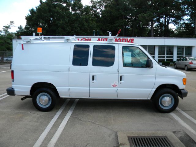 Ford E250 2006 photo 3