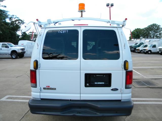 Ford E250 2006 photo 4