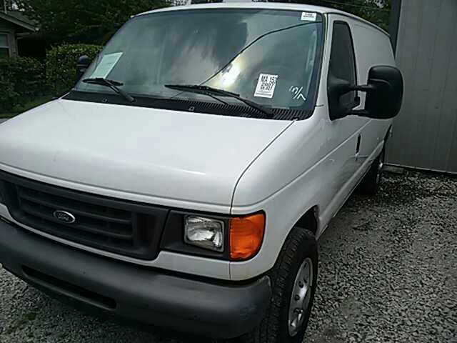 Ford E250 2007 photo 3