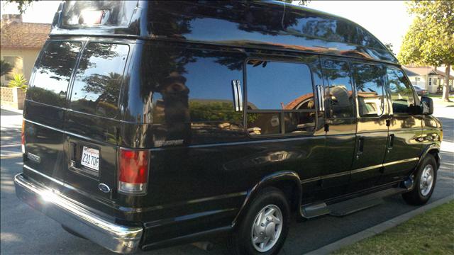 Ford E250 2007 photo 4