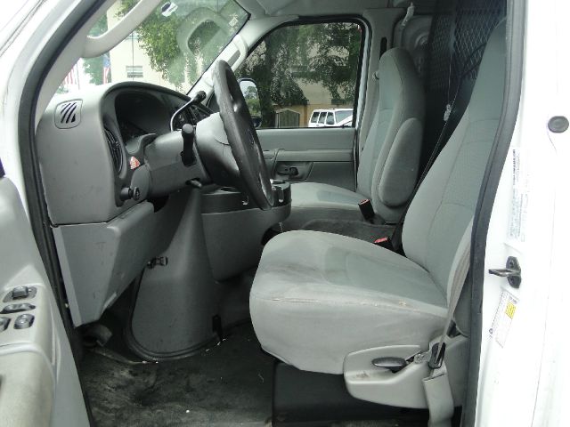 Ford E250 2008 photo 1