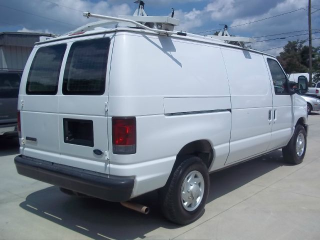 Ford E250 2008 photo 2