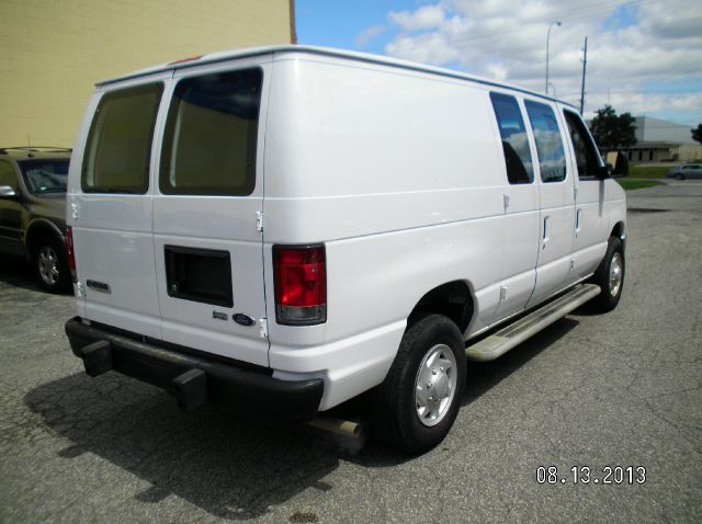 Ford E250 2009 photo 1