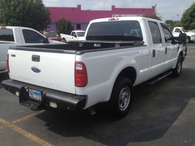 Ford E250 2010 photo 4