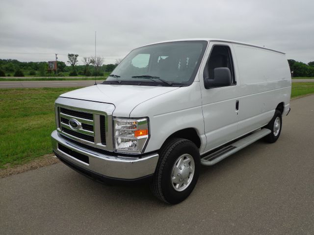 Ford E250 2012 photo 3