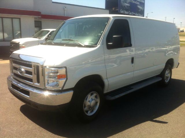 Ford E250 2012 photo 3