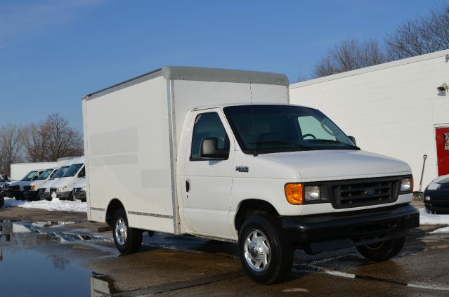 Ford E350 AT Touring With RES Box Truck