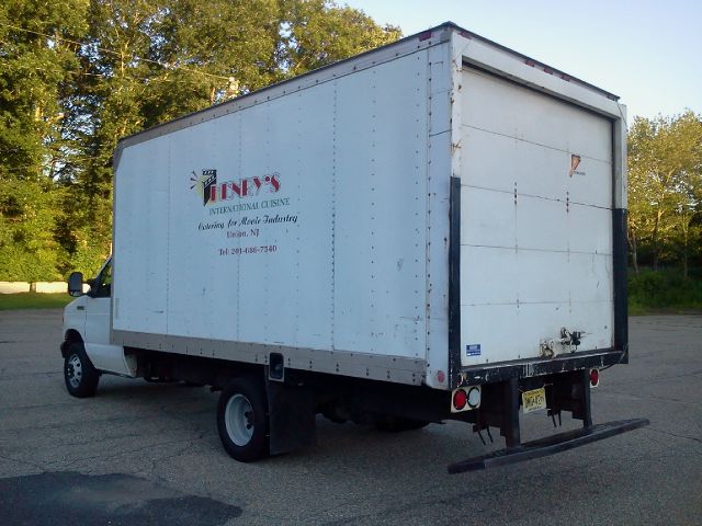 Ford E350 2006 photo 2