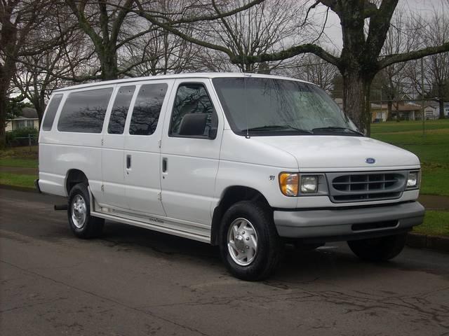 Ford E350 Wagon 1997 photo 2