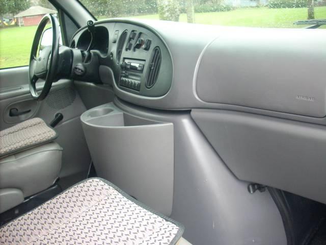 Ford E350 Wagon 1997 photo 3