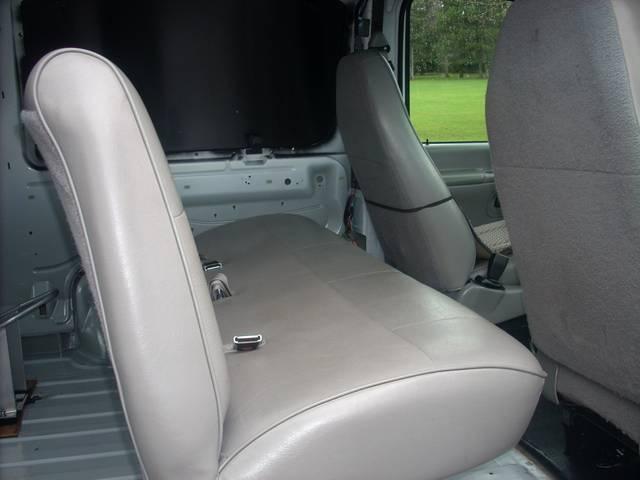 Ford E350 Wagon 1997 photo 4