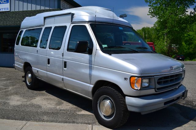 Ford E350 Wagon 2011 Nissan Juke SV Wheelchair Van
